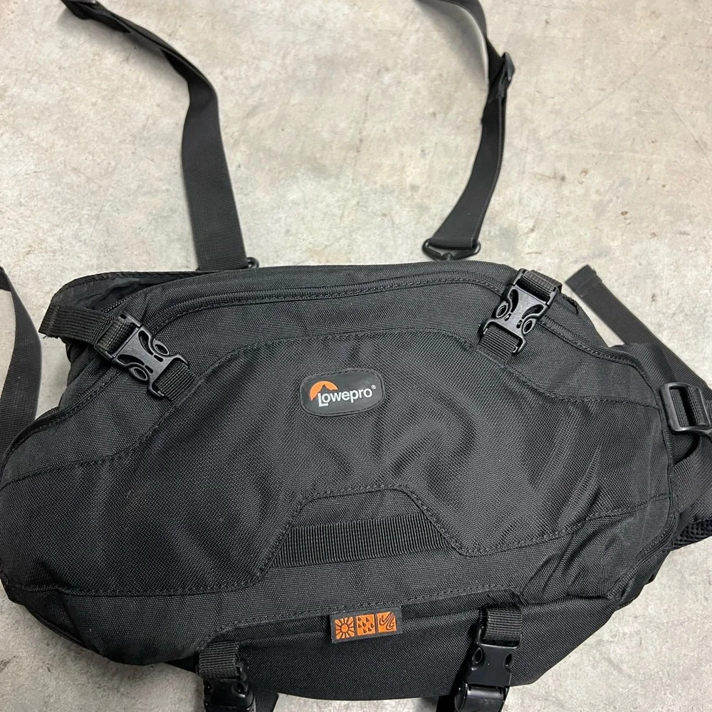 Black Lowepro Men's camera bag